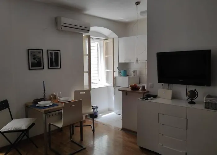 Diocletian's Resting Nest Apartment